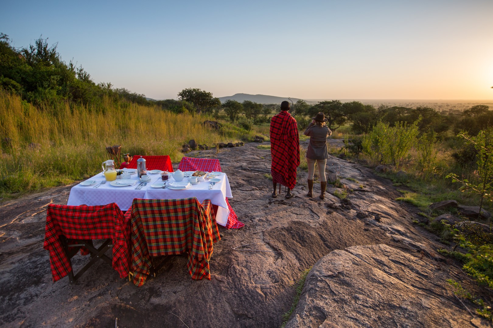 wp-content/uploads/itineraries/Tanzania/SkySafari/serengeti-pioneer-camp-bush-breakfast-1 (Large).jpg
